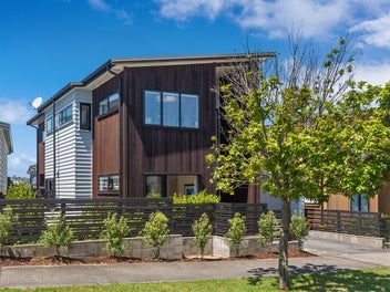 Standalone 3 bedroom + Garage