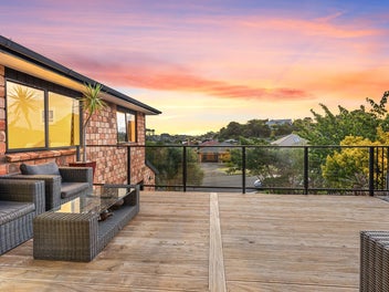 Coastal Modern | Spacious Living