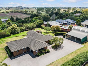 Great home, great shed on large 2766sqm section