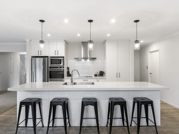 SERIOUSLY MOTIVATED! LARGE family home!