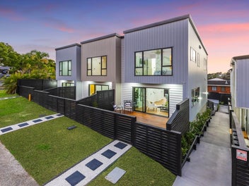 Brand New Homes - Prime Picturesque Location
