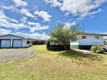 Four bedrooms, double garage and location!