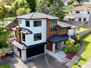 Coastal Luxury in Rangitoto Zone-Dream Home Awaits