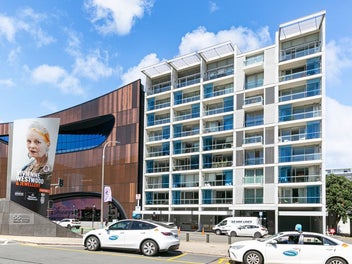 Spacious, Premium Waterfront Living