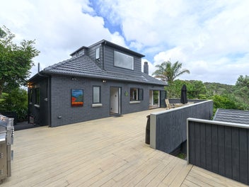 Home and Income with Epic Views! Make an offer!!