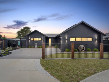 Highly Motivated and a Beautiful home!