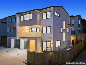 Spacious & Sparkling - Granny Potential