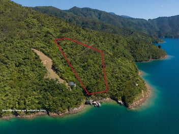 Bay of Many Coves: boat shed and jetty