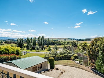 Motivated to sell - Spectacular Views!