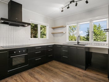 Buyer Alert - Renovated & Freehold