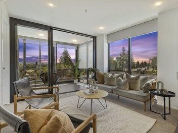 Central Location with Waitakere Views