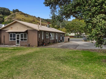 Prime Commercial Ohope Beachfront