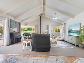 2.5 Ha Future Urban with Home & Granny Flat