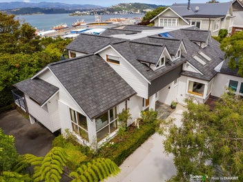 SENSATIONAL, SPACIOUS, HARBOUR VIEWS