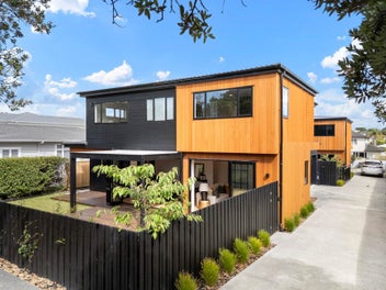 High-End Living in a Premier Cul-de-sac