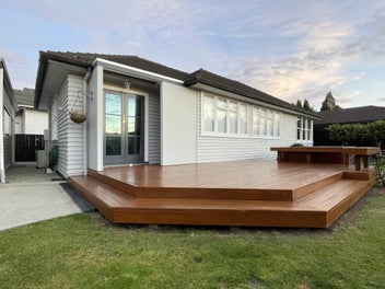 Warm & Sunny Family Home