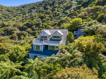 Waterfront, Stunning Bay Views, Jetty...Paradise!