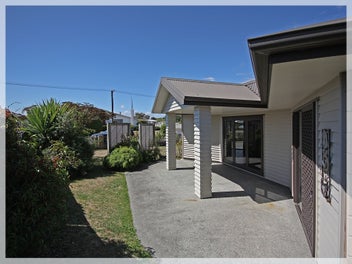 Modern Low Maintenance 3 Bed 2 Bath Home