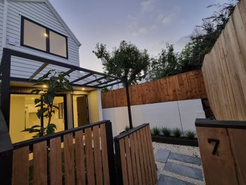 Super Handy Starter Standalone Homes 10YRS MBG!