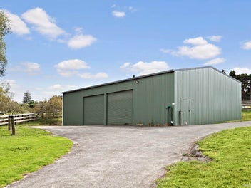 MODERN COUNTRY LIVING WITH ENDLESS POTENTIAL