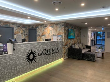 Stunning Hotel Apartment in Queenstown – A Per...