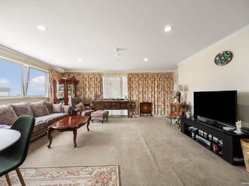 Penthouse Corner 3 Bed in DGZ