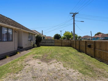 Immaculate and Perfect for Families or Investors!