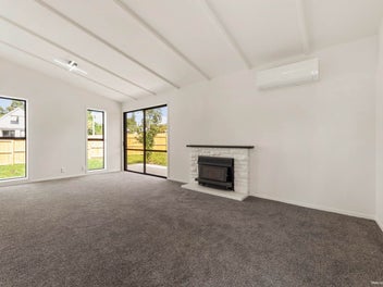 Spacious & Versatile Family Home – Prime Location!