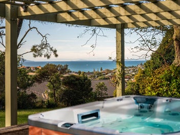 Secure your 5744m2 Oasis with Seaviews!