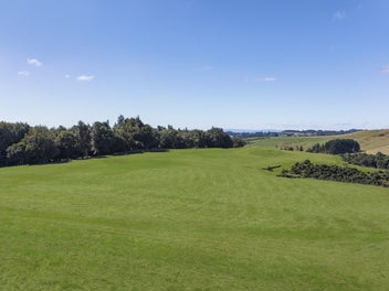 Scenic lifestyle sections near Te Puke