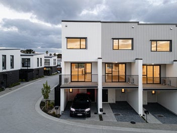 Brand New 3-bed with 2 Carparks Opportunity