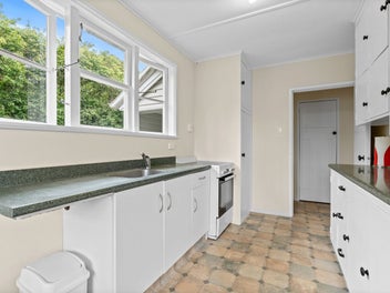 Ideal Family Living - BEO $589,000
