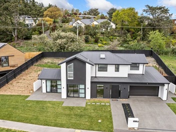 Stylish & Spacious: Your Perfect 3-Bedroom Retreat