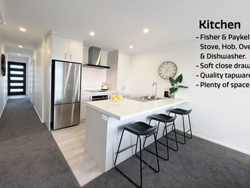 MOVE IN NOW!! Unbelievable Lakeside Value!