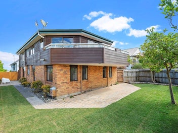 Exquisite Seaview Home in Rangi Zone