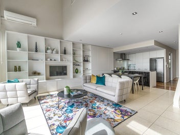 Set sale date 19th March. Asking $1,695,000