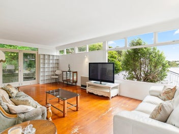 RENOVATOR'S DREAM IN KARORI