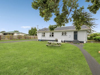 Kiwi Classic-The Quater-Acre Dream!