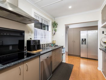 Luxury Living with Triple Garage