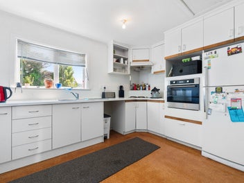 Four Bedroom on Freehold 1011 sq m