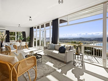 SENSATIONAL SIXTIES HOME + INCOME + VIEWS!