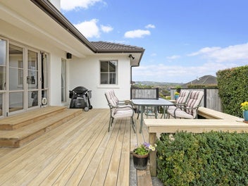 Standout Family Home in Botany College Zone!