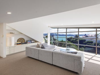 WARREN AND MAHONEY JEWEL IN ORIENTAL BAY