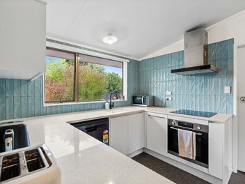 3 bedroom + Spacious Sleepout!