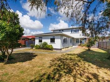 Stunning Family Home!