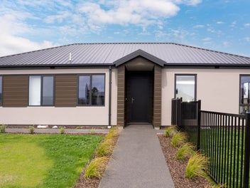 Sunny & Spacious Home Ready for New Owners!