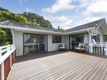 PIHA HUB TREASURE