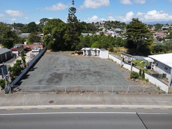 Image 1 of 18