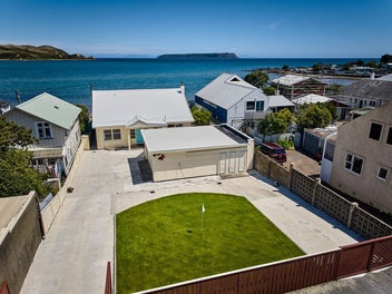 #WATERFRONT LIVING - RV $1,830,000