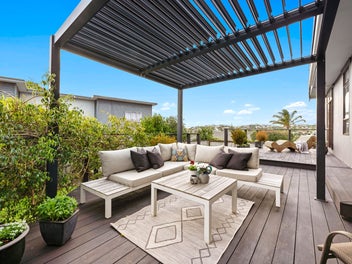 Spacious and Versatile with Split Living & Views!